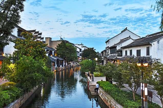宁夏“小枸杞”勇闯哈尔滨!在中央大街吃马迭尔冰棍真难忘